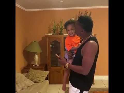 DJ Bravo viral video with his family child(1)