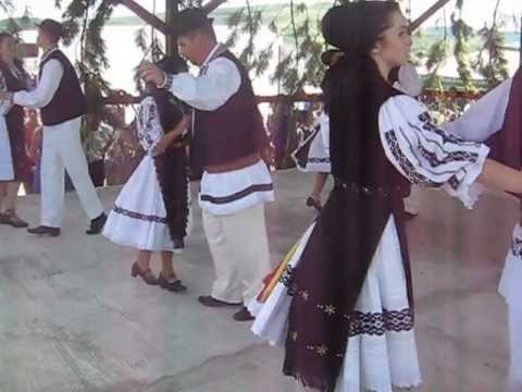 18 Festivalul Cununa Spicului de Grau - Ansamblul de dansuri populare din Urmenis - seniori