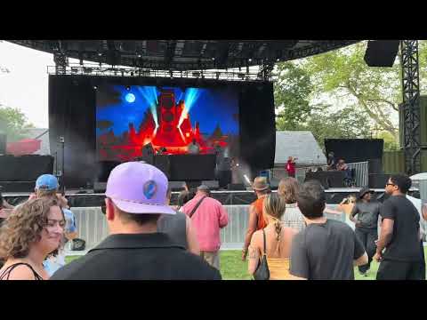 Robert O'Bryant (DJ Waajeed) setting stage on 🔥🔥 🔥 in New York City