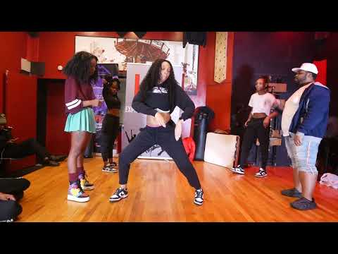 Queen Lissa Thomas & Dari Vs Michaela King October & Leanna LNL