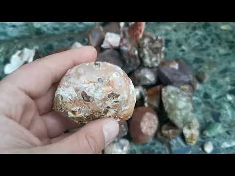 Resümee von zwei Tagen Achate Sammeln. NUR vom Rand der Fundstelle bei Idar-Oberstein.