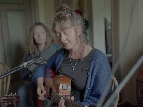 Brooke Sharkey - 'Guardian' live at Fosskok