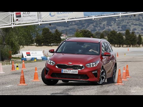 KIA Ceed Tourer 2019 – Maniobra de esquiva (moose test) y eslalon | km77.com