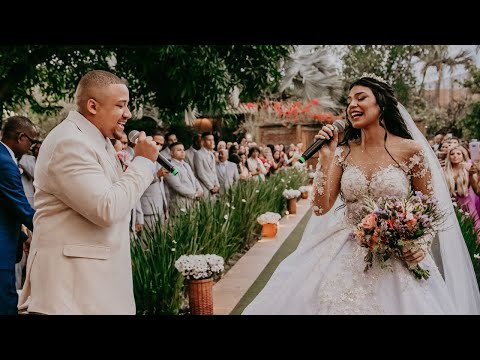Noivos cantam no casamento a mesma música que cantaram no dia em que se conheceram! Veja até o final
