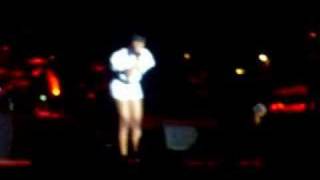 Fantasia singing Aint Gonna Beg U