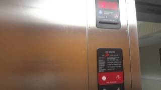 preview picture of video 'Alamogordo, NM: ThyssenKrupp Aurora Hydraulic Elevator @ the Holiday Inn Express'