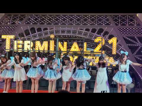 Shining Stars - Roller Coaster  IDOL ON TOUR @ Terminal21 Pattaya #CMDreamDaisy124851