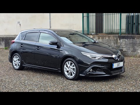 2017 Toyota Auris Hybrid - Image 2