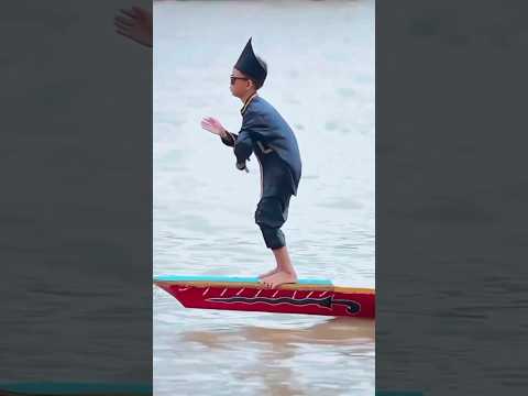 The Young Indonesian Boy who went Viral for his Charming Presence #indonesianboyboat #trending#viral