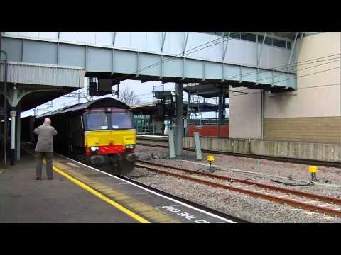 DRS Class 66 storms through Nuneaton with Intermodal