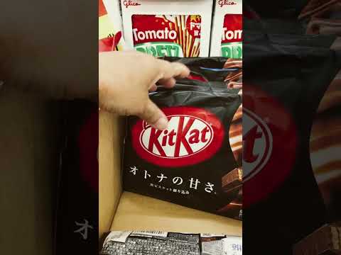 KITKAT JAPAN’S CHOCOLATE #shorts #asmr #trending #viral #short #satisfying #love #japan #chocolate