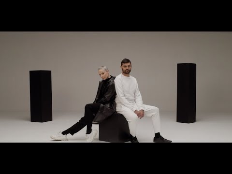 Madame Monsieur ft. Kyo — Les Lois De L’attraction