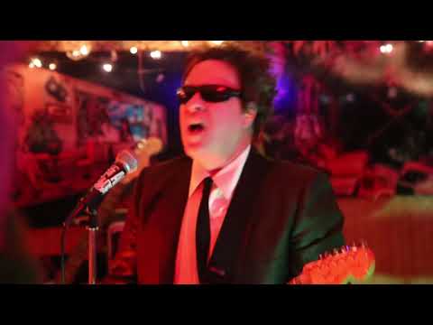 Tiki Oasis 2017 AgentOrange SecretAgentMan at Tiki Cat Room Party
