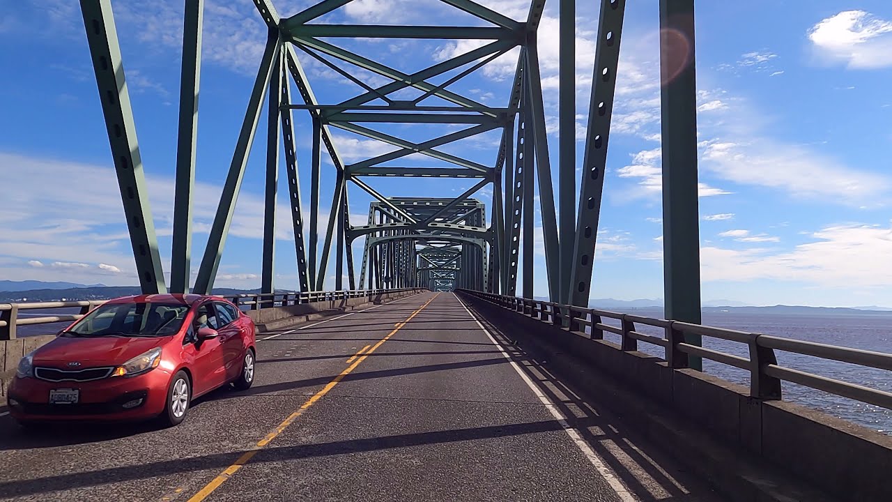 Astoria - Megler Bridge Hwy 101 Over the Colombia River. 4K video