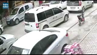 Karşıdan Karşıya Geçmek İsteyen Çocuğa Otomobil Çarptı