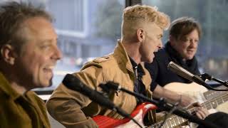 Breakfast at Tiffany&#39;s - Deep Blue Something (Acoustic Lounge Session 2025)