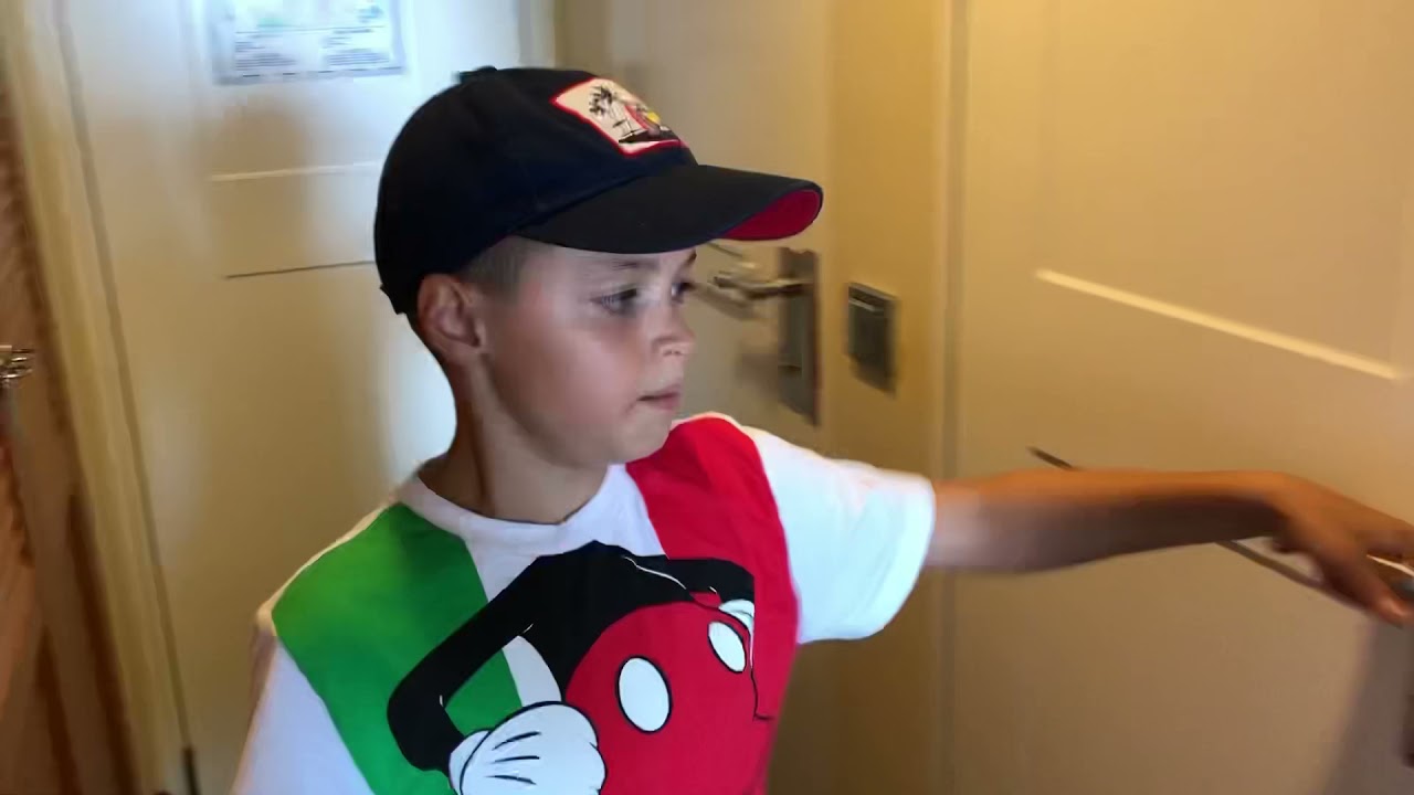 Disney Fantasy - Cabin 8120 - Video 1