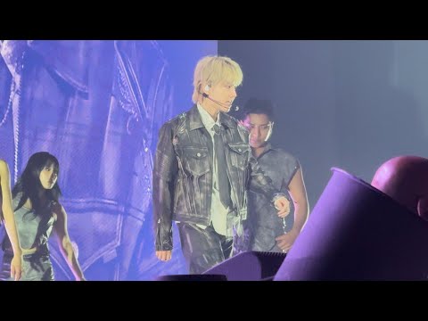 [BAEKHYUN IN BRAZIL - DAY 2] 'Young (feat. Loco)' (Full performance)