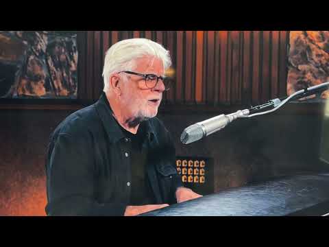 Mike McDonald playing a Ray Charles classic.  You Don’t Know Me