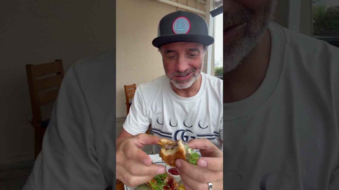 1st  PEANUT BURGER Enters Tokyo Burger Scene