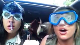 HANNAH & KAYLEE "HOW TO CHANGE A DIRTY DIAPER!!