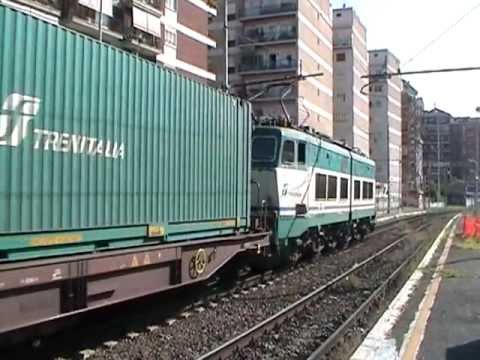 E656.071 in partenza col TC 57106 Pomezia - Rivalta Scrivia