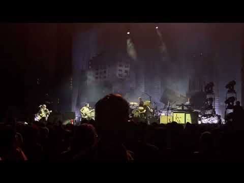 Mastas Of Ravenkroft - My Chemical Romance LIVE from Wells Fargo Center