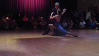 Roberto Reis & Natalia Lavendeira dance Tango at Corrientes in London (2 of 3)