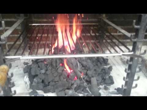 Trick invention Turning quickly turn grill charcoal barbecue grill cuisine in a minute