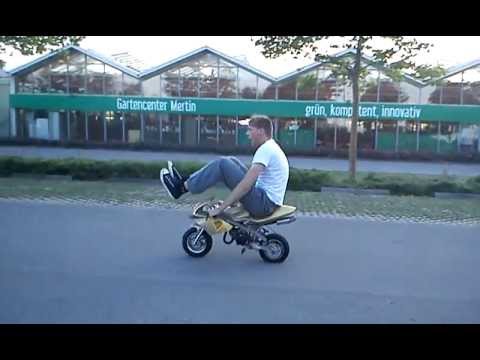 Micha fährt Moped :-)