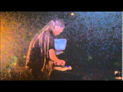 I-Axe (Steppaddict) in live dub - Playing "Want to dance" @ Le Grand Mix