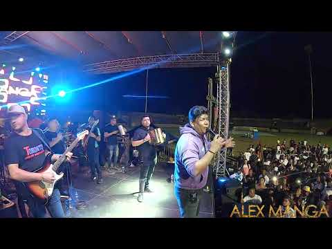 ALEX MANGA – NUESTRAS VACACIONES (EN VIVO)