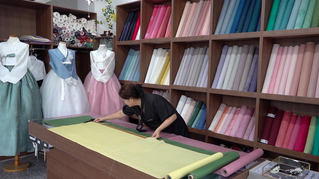 Making Traditional Korean Hanbok