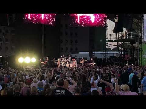 Nile Rogers & Chic - Huntington Bank Pavilion at Northerly Island - Chicago, IL - 9/1/2023 [4K]