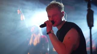 Red Monkey - Thunderstruck