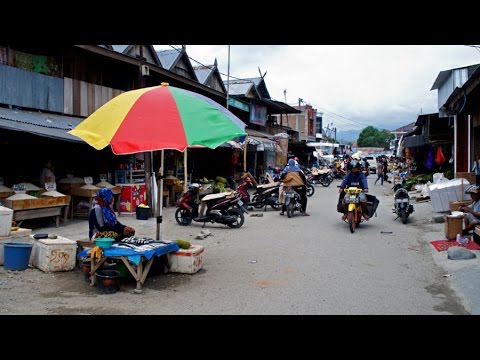 Walking in Palu ( Indonesia)