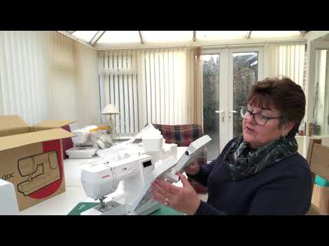 Janome M200QDC unboxing Part 1