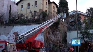 Maltempo, a Montesacro crolla parte di un muro in un dehors: l'intervento dei vigili del fuoco