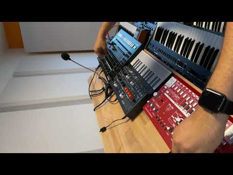 Eddie Le Funk jam on Roland Tr8s & Behringer td 3 Charlotte de witte Form