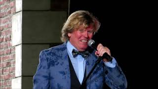 Herman&#39;s Hermits Peter Noone &quot;I&#39;m Henry VIII, I Am&quot; @Epcot 05/2/2019