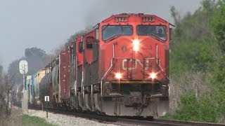 preview picture of video 'CN 5623 East, an SD70I, Near Burlington, Illinois on 5-19-2013'