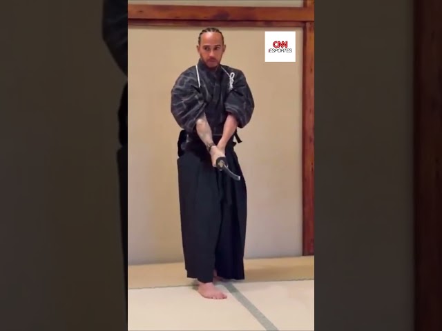 O Hamilton tá se divertindo antes do Grande Prêmio do Japão | CNN ESPORTES