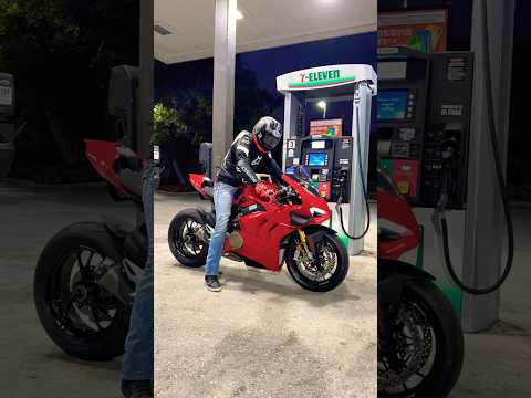 Ducati V4S Sound!