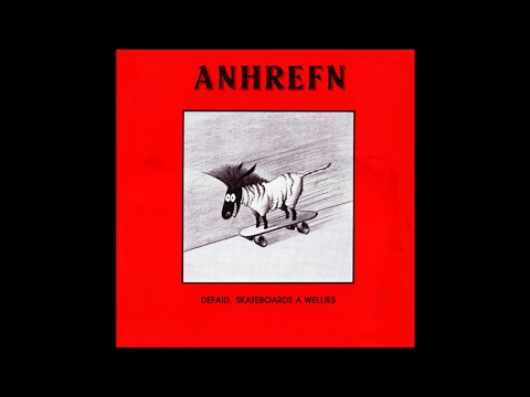 Yr Anhrefn - Pryna Fi