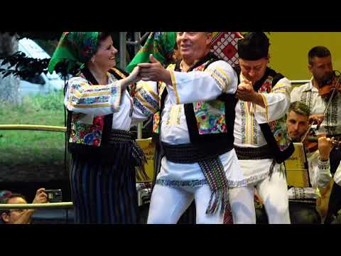 ANSAMBLUL FOLCLORIC PROFESIONIST "CINDRELUL" JUNII SIBIULUI - DANSURI DIN MOLDOVA