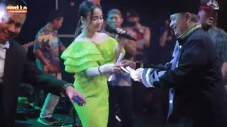 Download lagu RUNTAH - TASYA ROSMALA _-_ ADELLA mp3