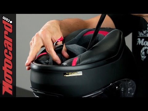 Tutorial: cómo abrochar un CASCO DE MOTO con cierre de doble hebilla