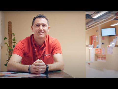 Meseria mea în Auchan: Operator vânzări polivalent  - Petruț Păștin