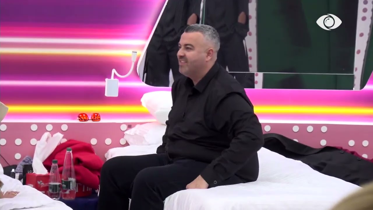 A tu duka lakuriq…/ Vijon debati mes Rogertit dhe Selin