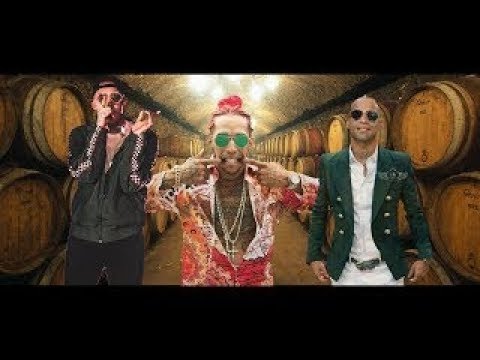 Bad Bunny - Favorito De Los Capos  (Remix) Ft. Arcangel x Flow Mafia (Vídeo Oficial)